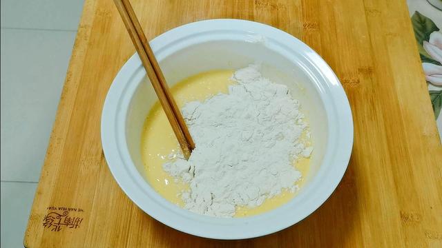 铁盆可以放烤箱吗，铁盆能不能放烤箱（不用打蛋器也能做蛋糕）