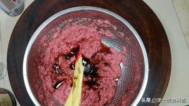 牛肉馅水饺怎么调馅好吃，牛肉饺子的馅怎么调才好吃（这才是牛肉馅饺子最经典做法）