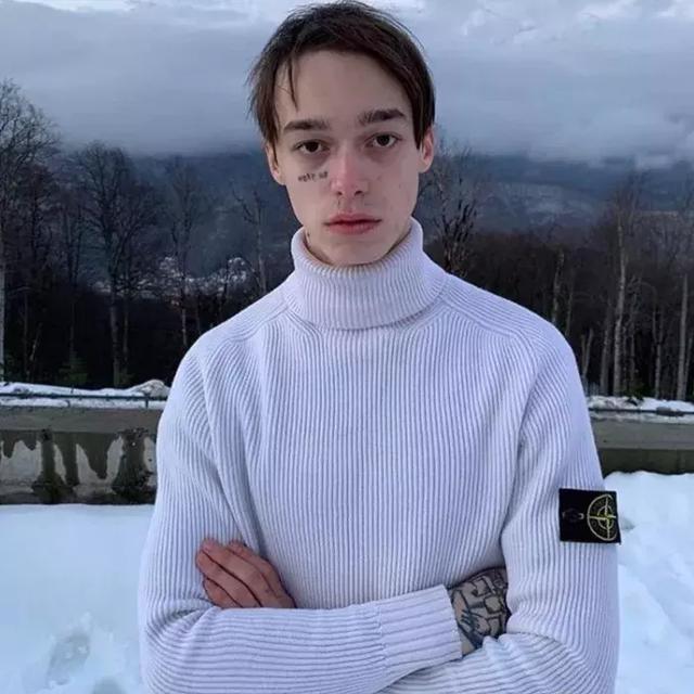 纹身男头像微信，纹身男头像（Trautvein脸上有Wake）