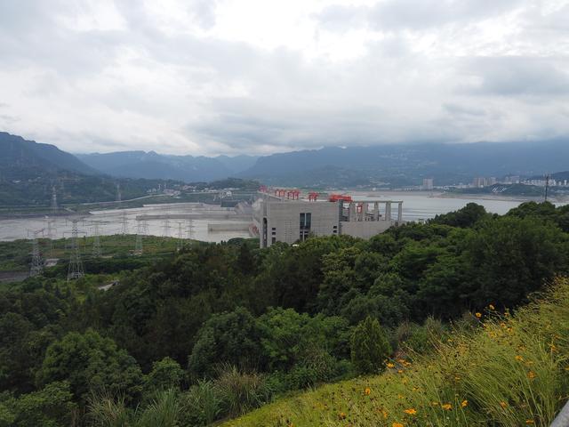 三峡大坝在哪里，四川三峡大坝在哪里（全方位展现三峡大坝的雄伟壮观）