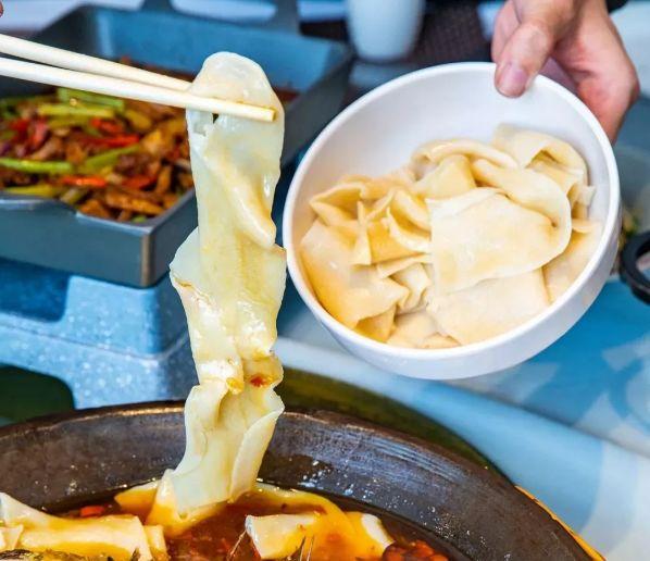 阿瓦山寨鱼头做法，阿瓦山寨鱼头的做法（太原一折指南带你去阿瓦山寨）