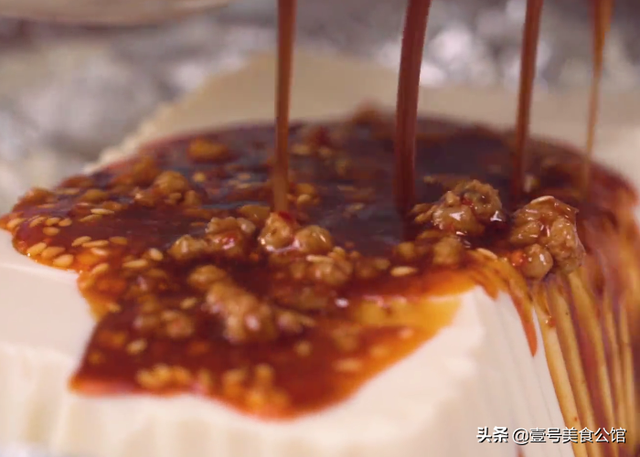 锡纸豆腐的做法，锡纸干豆腐怎么做的（美味的鲜辣锡纸烤豆腐）