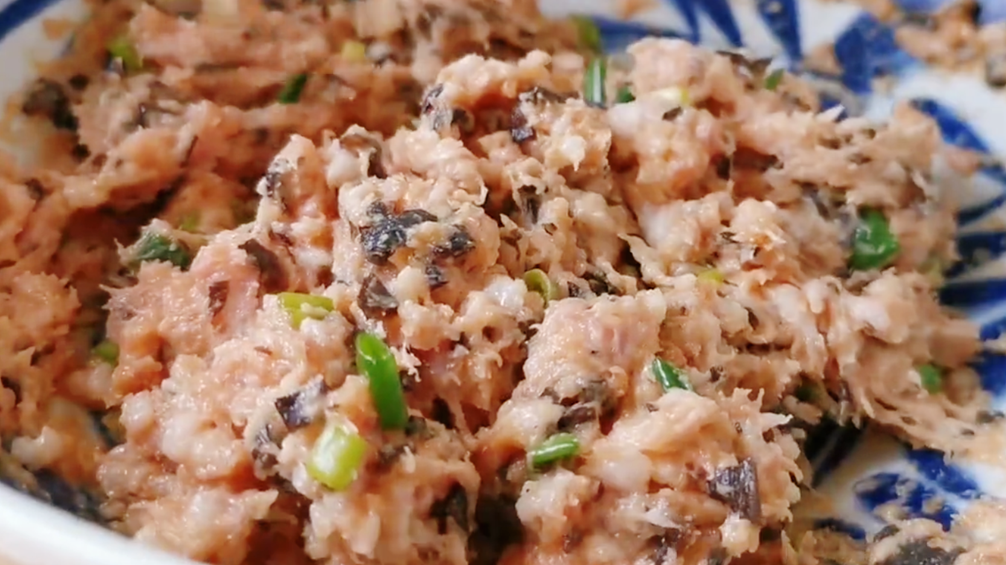 图片[3]-【砂锅五花肉蛋饺】做法步骤图 肥而不腻 上桌就被抢光-起舞食谱网