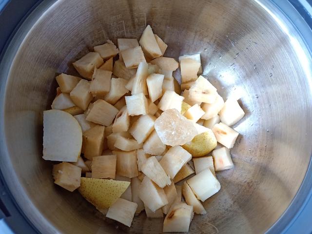  甘蔗节煮水的功效，甘蔗节煮水的功效与作用（甘蔗节丢地上没人要） 