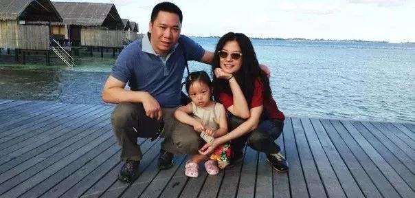 赵薇终于首度回应婚姻，和丈夫黄有龙的感情，让人落泪