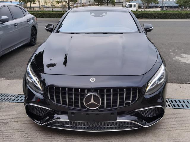 奔驰c200轿跑，奔驰c200双门轿跑（开回家后被当成北京奔驰C200）