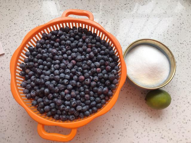 蓝莓果酱怎么做，蓝莓酱怎么做好吃（没有添加更健康）