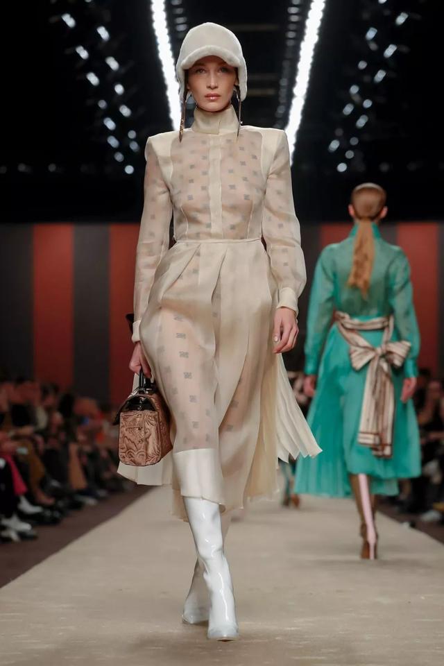 yoke当网名是什么意思，Yoke(束缚)微信昵称（2019年时尚圈上演了一出“老友记”来看看谁回归了）