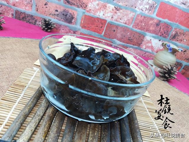 肉三鲜馅怎么调好吃，肉三鲜馅怎么调好吃视频（老师傅教你肉三鲜水饺经典做法）