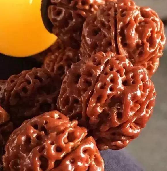 金刚菩提手串如何盘，金刚菩提手串盘花了还能恢复吗（才能盘出极品包浆）