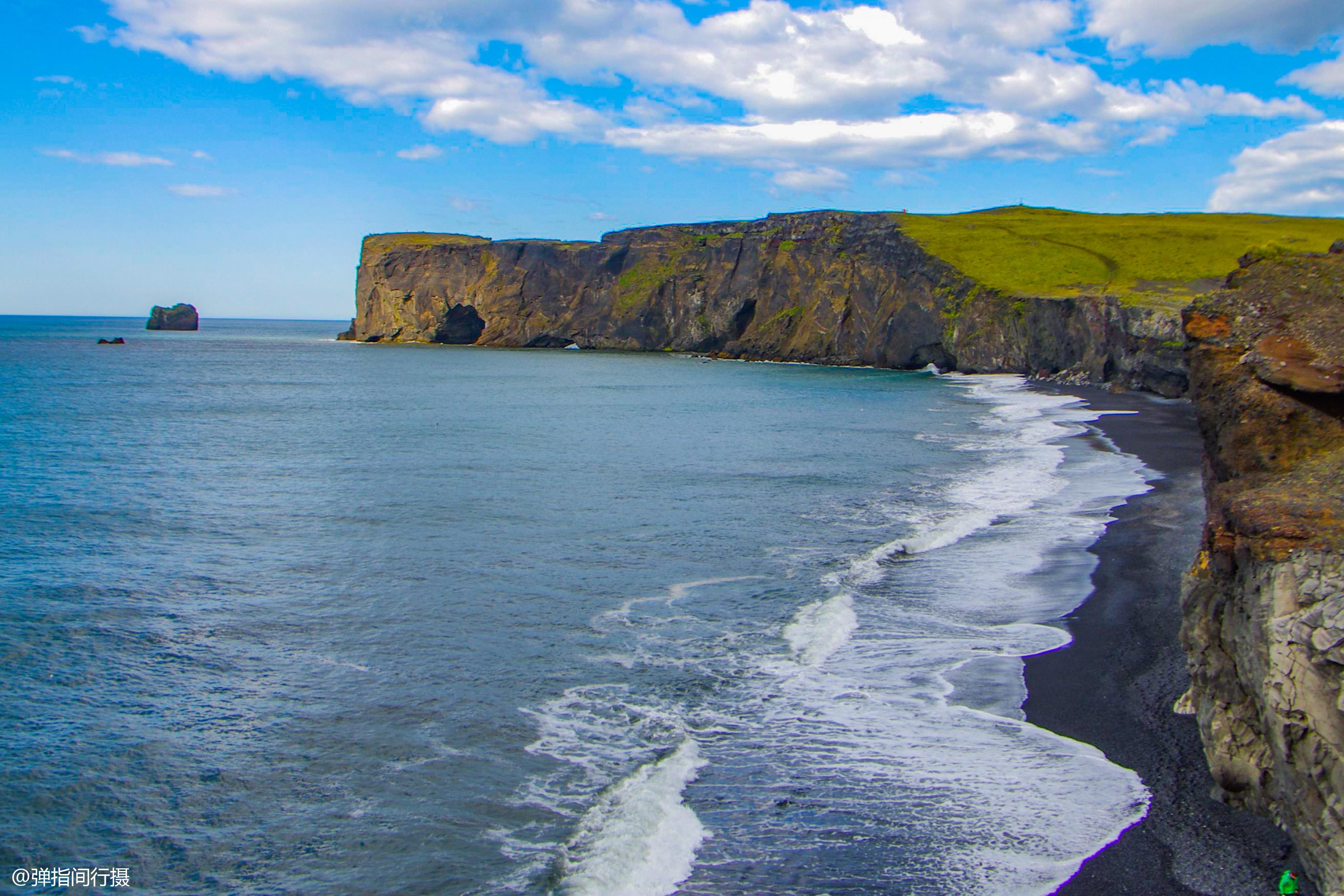 冰岛神秘的黑沙滩,形成于远古海底火山爆发,宛如"外星幻境"