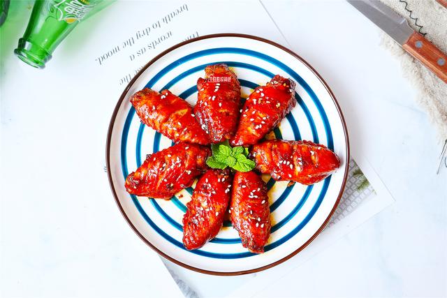 无油炸香酥鸡翅怎么做，油炸鸡翅怎么做又酥又好吃（鸡翅最美味的做法）