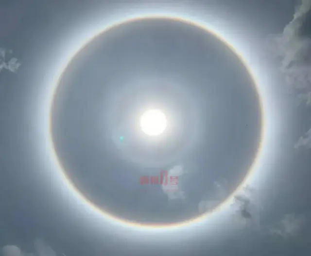 月晕是什么意思，天空中出现月晕是什么意思（接下来几天会阳光灿烂么）