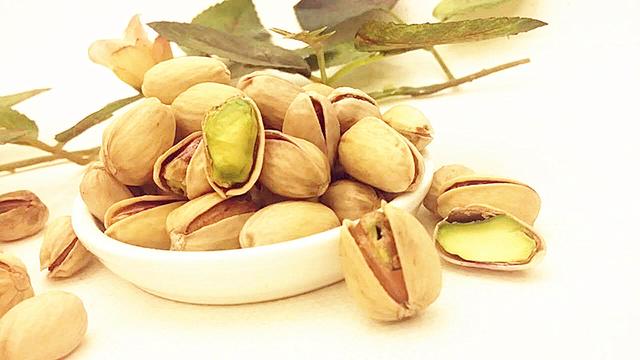 食用夏威夷果的功效和禁忌，夏威夷果的功效和作用及禁忌（适合孕妇食用的十大坚果）