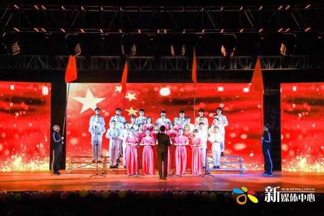 外婆的澎湖湾串词，外婆的澎湖湾串词主持人（2019元旦晚会）