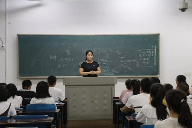 大学开学自我介绍，大学开学自我介绍简短（来一波：大家好）