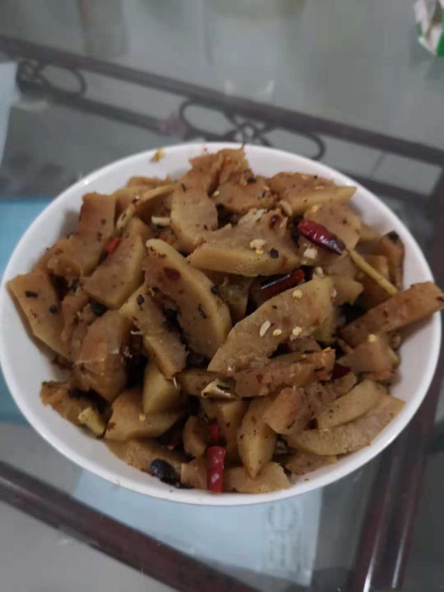 柚子皮能炒菜吗，柚子皮能炒菜吗（居家特色小菜可以有）