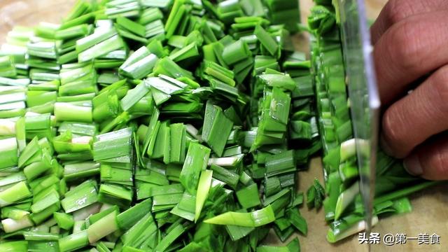 韭黄炒蛋的做法，韭黄炒蛋怎么做（正宗的韭菜炒鸡蛋做法）
