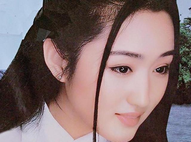 “甜歌皇后”杨钰莹和她的第一个男朋友：爱情，可以很纯洁