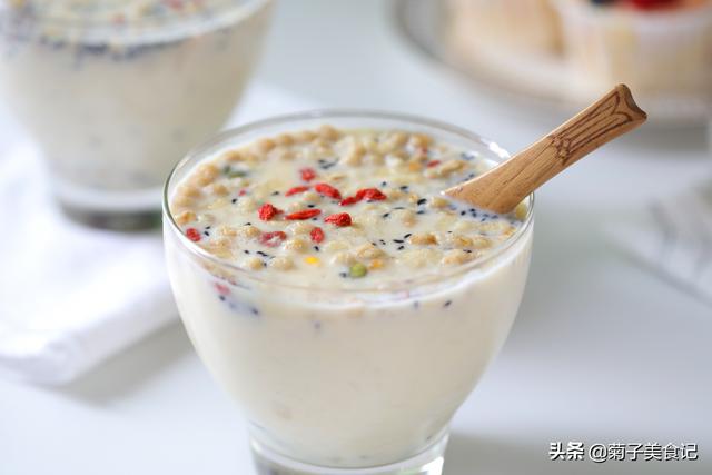 兰州牛奶醪糟的做法，兰州的牛奶醪糟怎么做（牛奶鸡蛋醪糟怎么煮不结块）