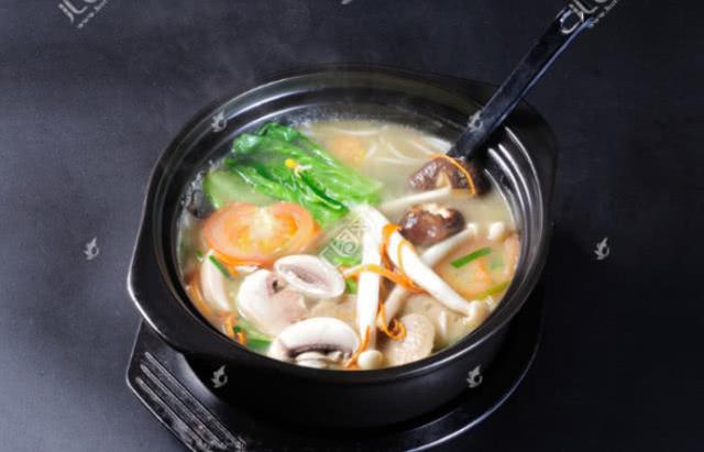 酸辣沙锅粉怎么做，砂锅麻辣粉的做法（享受味觉新世界）