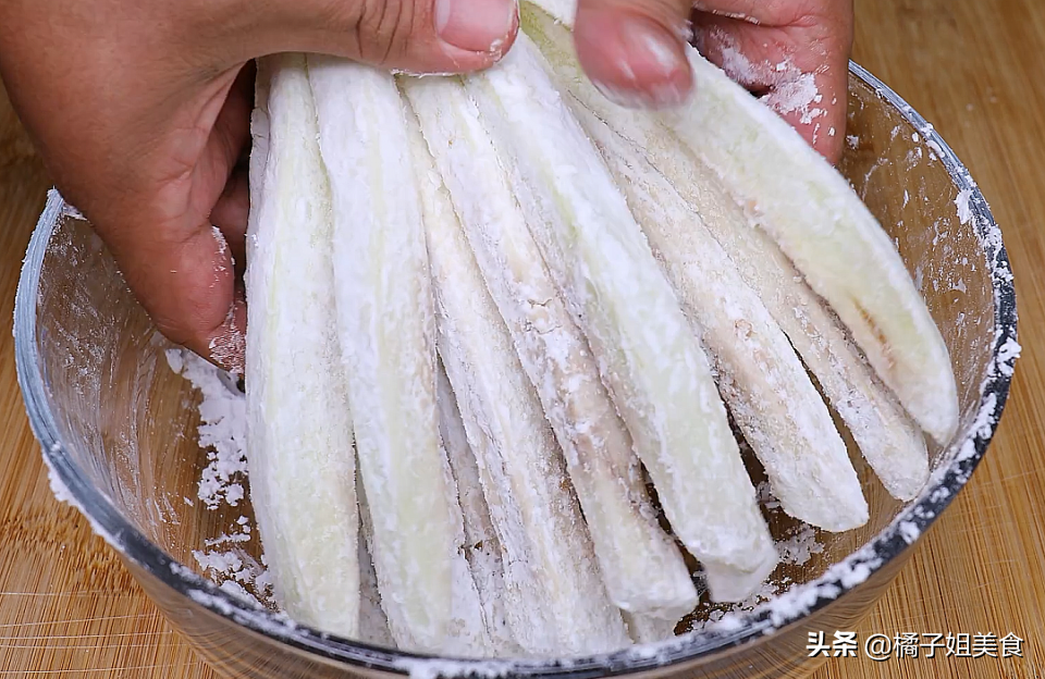 圖片[3]-酥脆炸茄條新吃法 5分鐘做出外酥里嫩家常美味-起舞食譜網(wǎng)