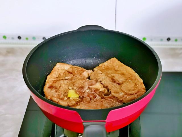 大排怎么做好吃，红烧大排骨怎么做好吃（在家做正宗的上海秘制大排）