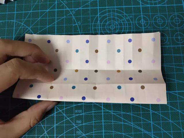 纸扇子的做法，纸扇子的做法描述（教你做5款夏季手工扇）