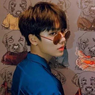 男头。忘掉种过的花，微信头像，男头。忘掉种过的花，重新开始。（“其实我不太懂喜欢）