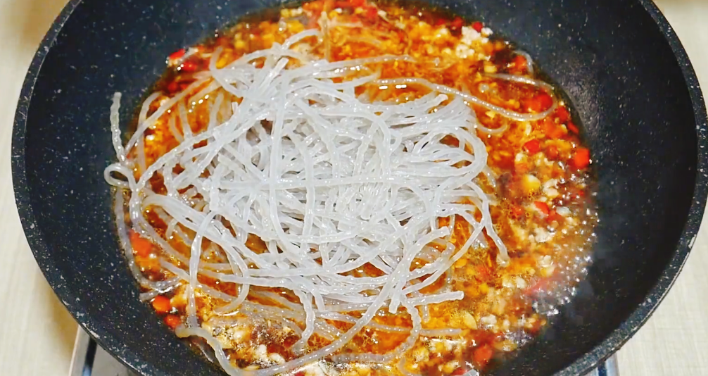 圖片[4]-【香辣砂鍋粉條】做法步驟圖 開胃又下飯 愛吃粉條的要趕緊收-起舞食譜網