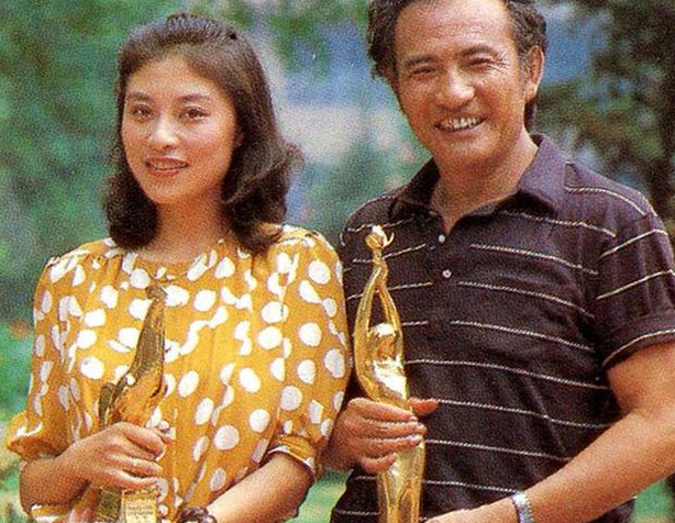 岳红的前夫是谁，国家一级演员岳红23岁成影后