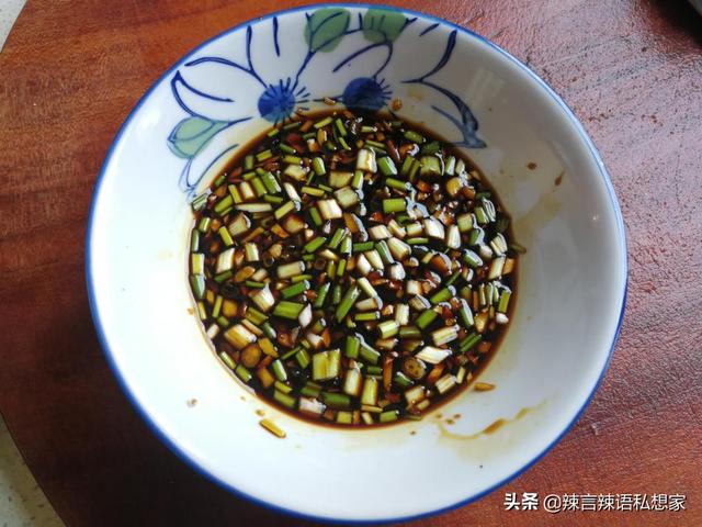 爆鱼的家常做法，爆炒鱼片的做法（掌握好要点就能做出鲜香味美的上海爆鱼）