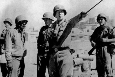 巴顿将军简介，巴顿将军简介英文版（一个让上级既爱又恨的人物）