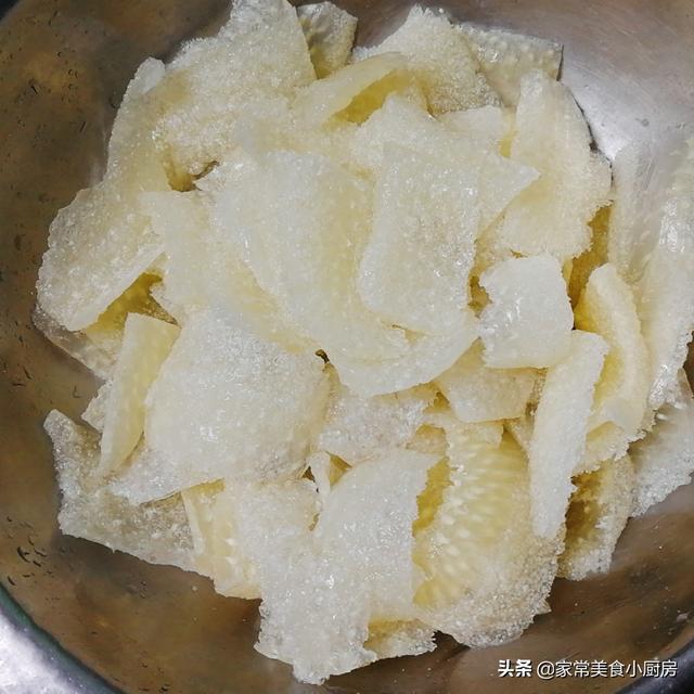 干皮肚怎么泡，干皮肚怎么泡能泡的多（尖椒炒皮肚这样做香辣入味）