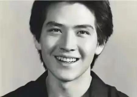 香港男歌手名单及照片，80后港台男歌手排行榜（最帅的十大港台男歌手）