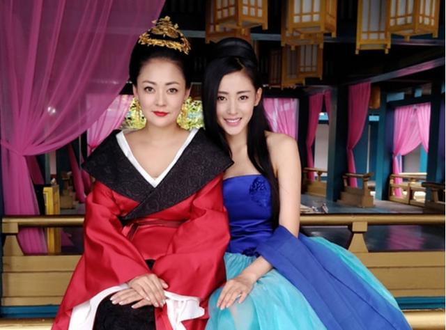 连奕名前妻陈佳妍：离婚后独自抚养女儿，不用男人也幸福