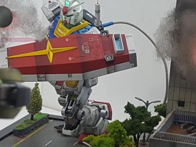 扎古和高达区别，高达扎古是什么梗（佳作：白色恶魔vs扎古）