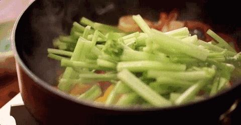 你是什么垃圾，你是什么垃圾你算什么东西歌词（“你是什么垃圾？”图片）