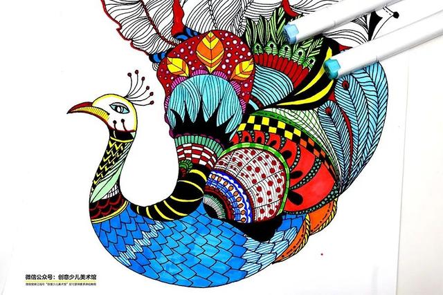 孔雀怎么画，写意孔雀画法步骤（综合创意线描画--这样画孔雀美丽又特别）