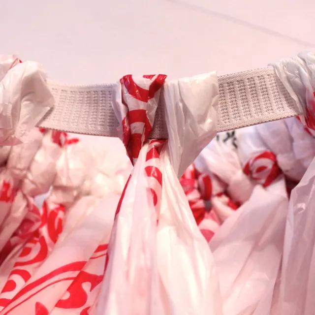 折纸礼物袋制作方法，手工折纸礼袋（天天都用的塑料袋还有这么多玩法）