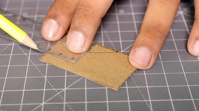 飞盘制作，飞盘局有多纵情声色? 飞盘媛们很主动, 阔少们也不手软（遥控飞盘的制作方法）