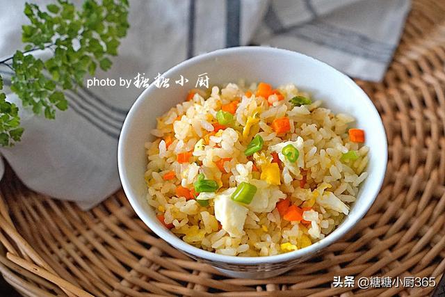 米饭怎么炒好吃，米饭这样炒（也能粒粒分明更好吃）
