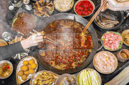 海底捞打火机爆炸这事怎么处理呢，服务员在火锅里捞客人的打火机