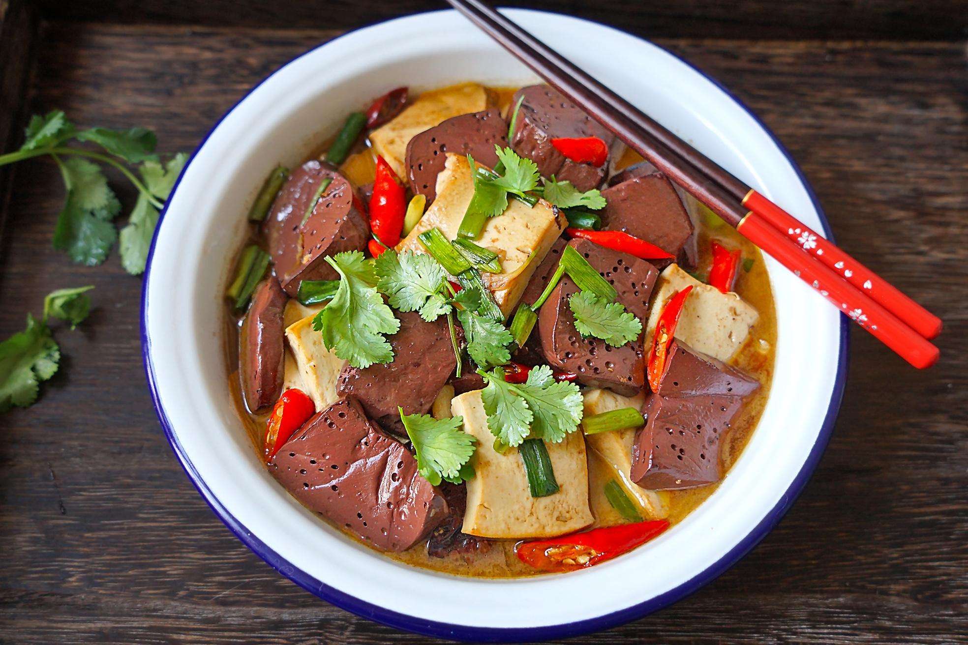 麻辣猪血豆腐,猪血美味,豆腐嫩滑,麻辣鲜香超开胃