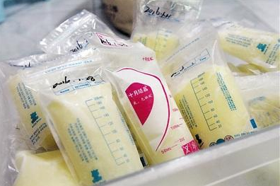 多余的母乳能做什么用，多余的母乳怎么利用（母乳太多这么用）