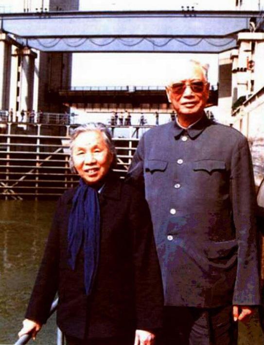 张震怎么死的，邓小平：比我小10岁（张震讲故事死了是真的吗）