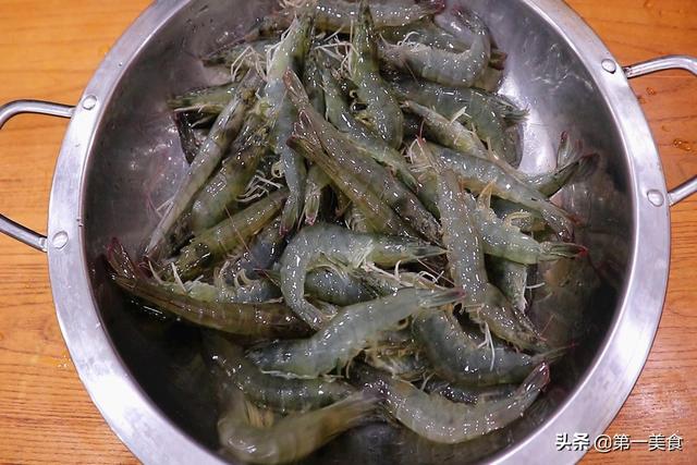 水煮虾蘸料制作方法，水煮虾蘸料怎么调好吃（广式白灼虾不是简单水煮）
