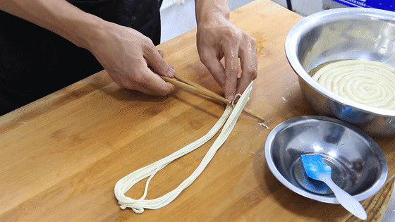 炸馓子的做法和配方，老式馓子的做法和配方（做法和配料毫不保留教给你）