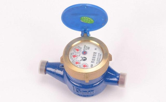 水表有万位数的吗，水表的读数怎么看（抄表员说正常，原来有猫腻）