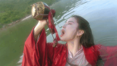 戴美瞳可以哭吗，戴美瞳可以哭吗美瞳不见了（AB把热恋女孩演成神经质少女杀手）